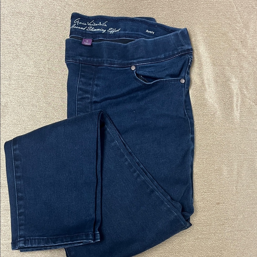 Gloria Vanderbilt Avery Straight Leg Jeans in Dark Blue